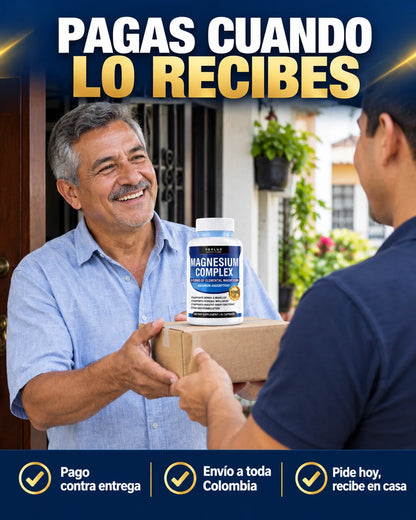 Hombre colombiano recibiendo su pedido de Magnesio Complex: pagas cuando lo recibes